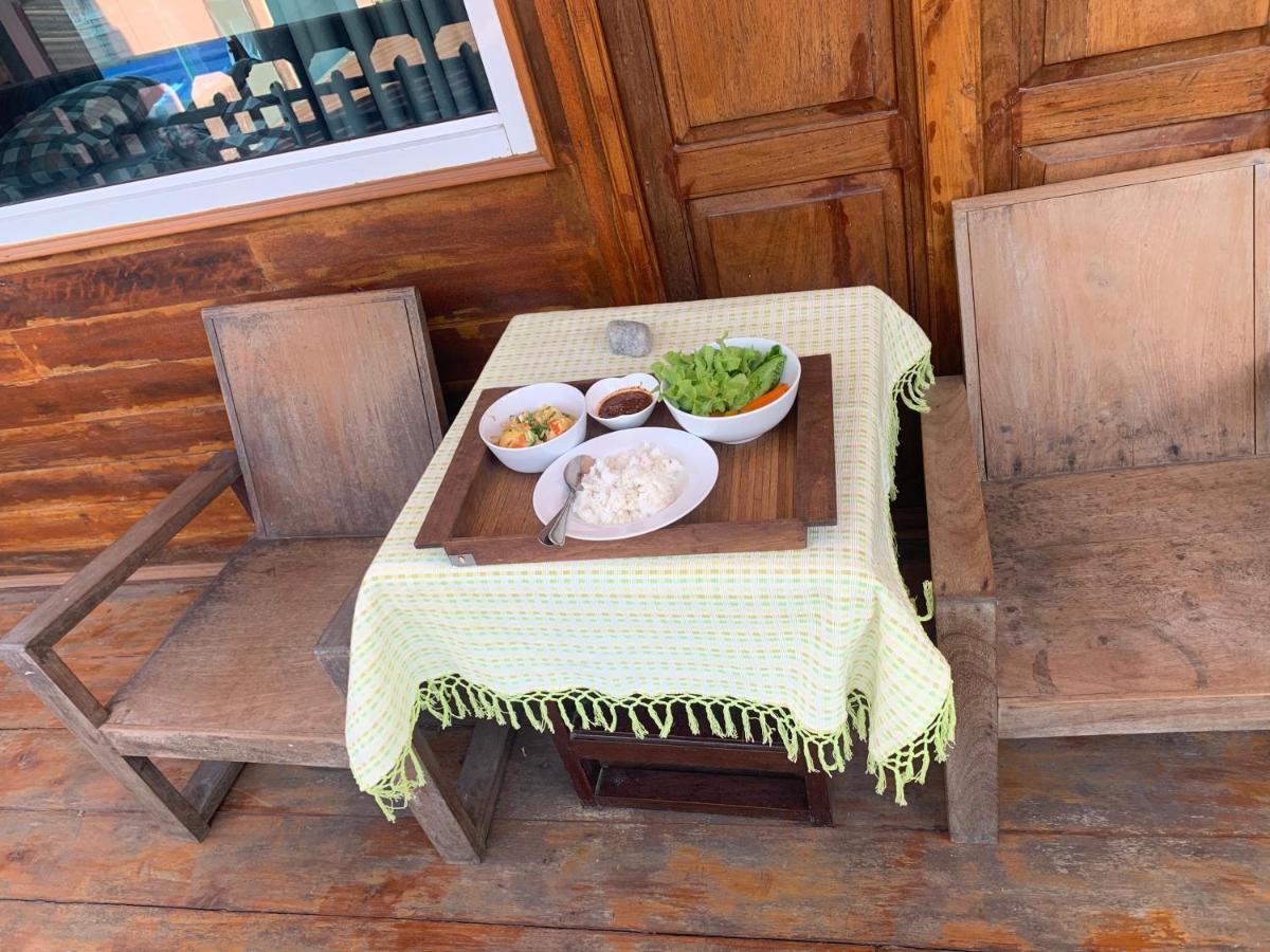 Une Jai Place เรือนอุ่นใจ Phimai Buitenkant foto
